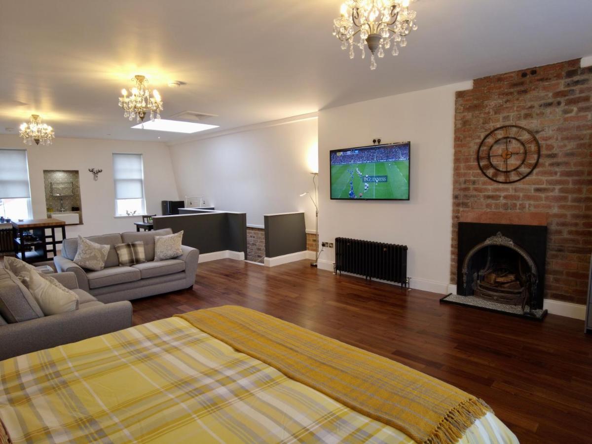 The Bards Loft, Large Studio Apartment Еър Екстериор снимка