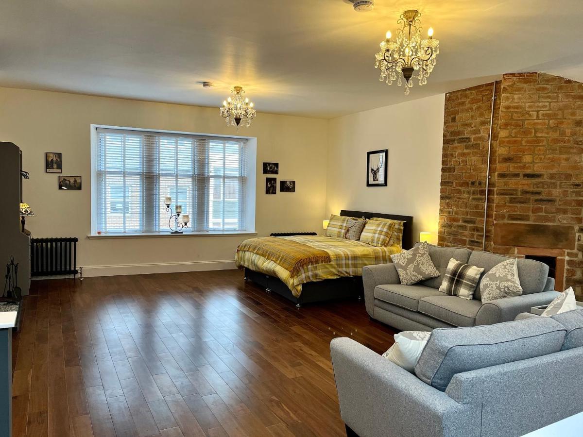 The Bards Loft, Large Studio Apartment Еър Екстериор снимка