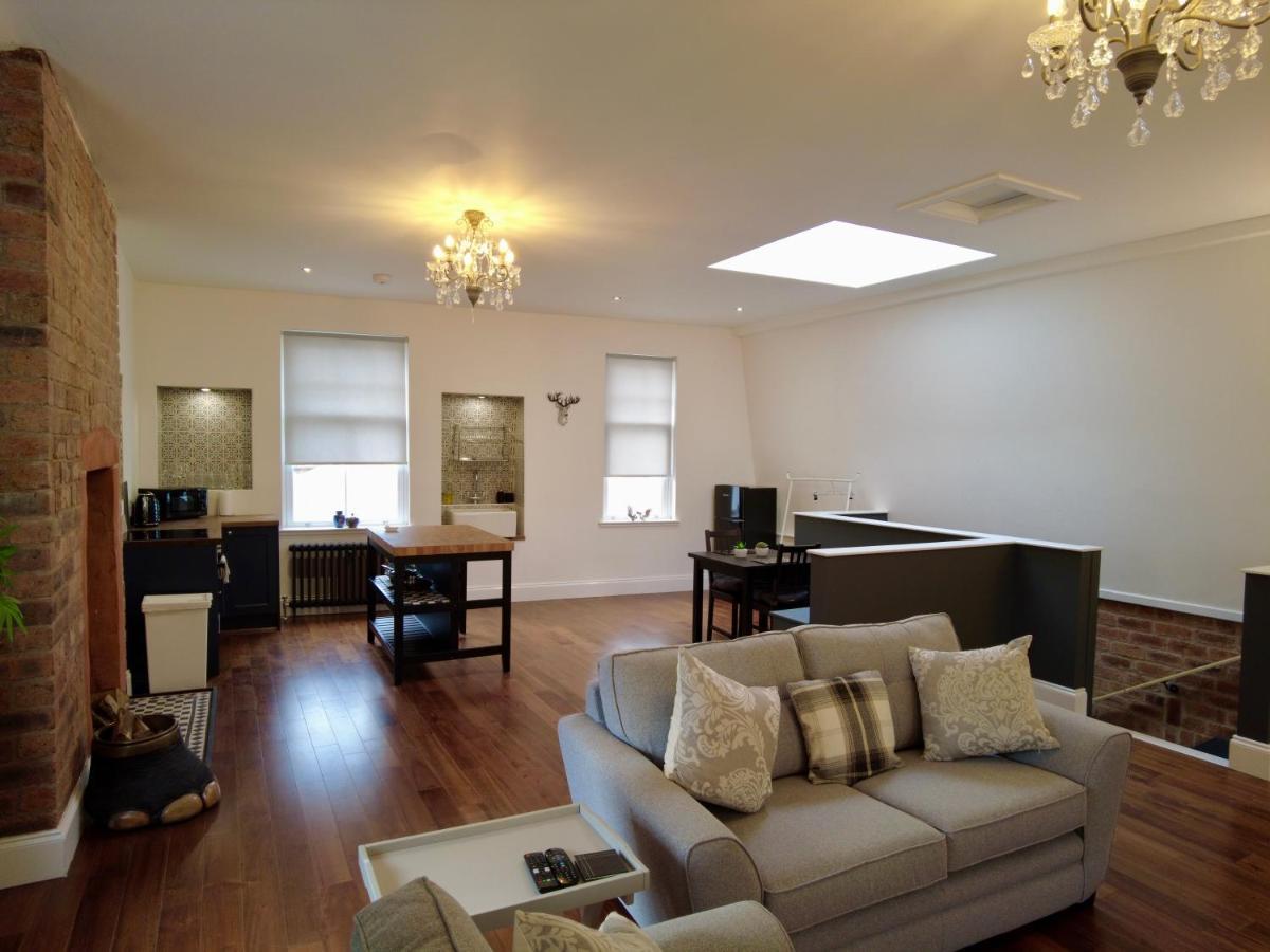 The Bards Loft, Large Studio Apartment Еър Екстериор снимка